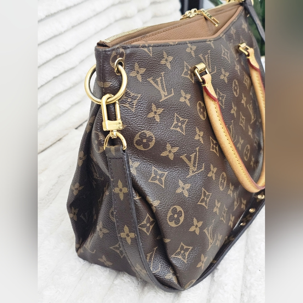 🔥😍BEAUTIFUL CONDITION 🔥 AUTHENTIC LOUIS VUITTON PALLAS - Picture 8 of 16
